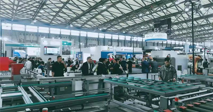 热烈祝贺2019中国国际门窗幕墙博览会在上海新国际博览中心隆重开幕! 热烈祝贺2019中国国际门窗幕墙博览会在上海新国际博览中心隆重开幕!