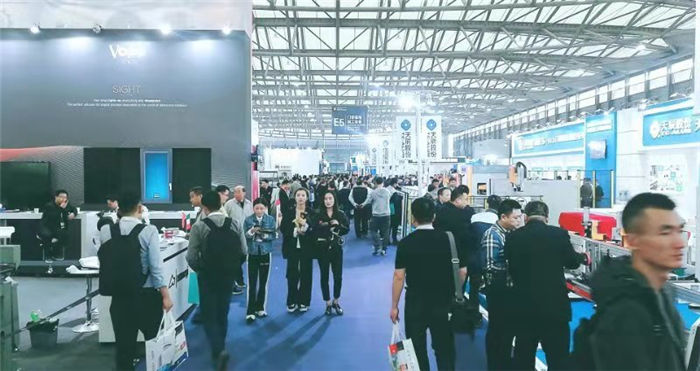 热烈祝贺2019中国国际门窗幕墙博览会在上海新国际博览中心隆重开幕! 热烈祝贺2019中国国际门窗幕墙博览会在上海新国际博览中心隆重开幕!