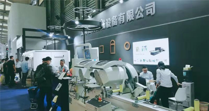 热烈祝贺2019中国国际门窗幕墙博览会在上海新国际博览中心隆重开幕! 热烈祝贺2019中国国际门窗幕墙博览会在上海新国际博览中心隆重开幕!
