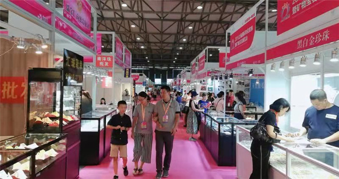 热烈祝贺2019第五届上海国际珠宝首饰展览会在上海新国际博览中心 隆重开幕! 热烈祝贺2019第五届上海国际珠宝首饰展览会在上海新国际博览中心 隆重开幕!