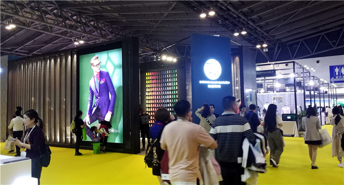 热烈祝贺第七届上海国际校服·园服展览会、第七届上海国际职业装博览会在上海世博展览馆隆重开幕 热烈祝贺第七届上海国际校服·园服展览会、第七届上海国际职业装博览会在上海世博展览馆隆重开幕