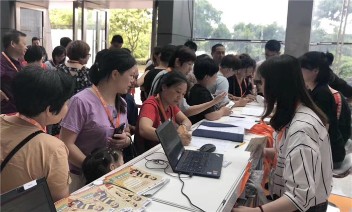 2019中国义乌国际纺织服装工业博览会于2019年5月16日在义乌国际博中心隆重开幕! 2019中国义乌国际纺织服装工业博览会于2019年5月16日在义乌国际博中心隆重开幕!