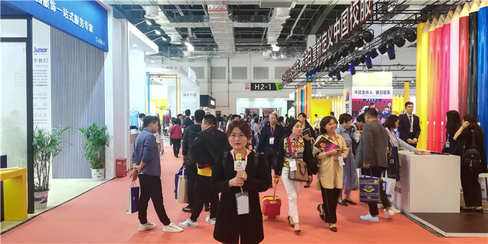 热烈祝贺第七届上海国际校服·园服展览会、第七届上海国际职业装博览会在上海世博展览馆隆重开幕 热烈祝贺第七届上海国际校服·园服展览会、第七届上海国际职业装博览会在上海世博展览馆隆重开幕