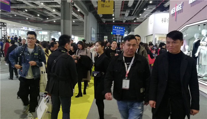 2019中国国际纺织面料及辅料 、纺织纱线、服装服饰博览会在上海国家会展中心隆重开幕! 2019中国国际纺织面料及辅料 、纺织纱线、服装服饰博览会在上海国家会展中心隆重开幕!