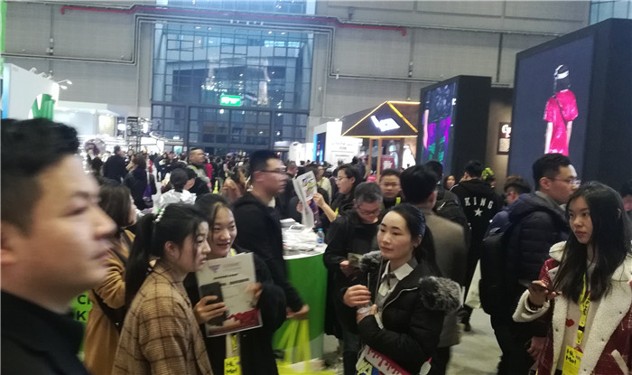 2019中国国际纺织面料及辅料 、纺织纱线、服装服饰博览会在上海国家会展中心隆重开幕! 2019中国国际纺织面料及辅料 、纺织纱线、服装服饰博览会在上海国家会展中心隆重开幕!