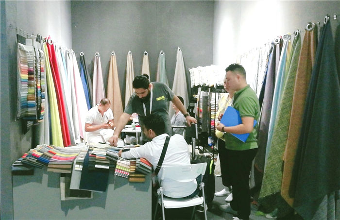热烈祝贺2019中国国际家用纺织品及辅料(秋冬)博览会在上海国家会展中心隆重开幕! 热烈祝贺2019中国国际家用纺织品及辅料(秋冬)博览会在上海国家会展中心隆重开幕!