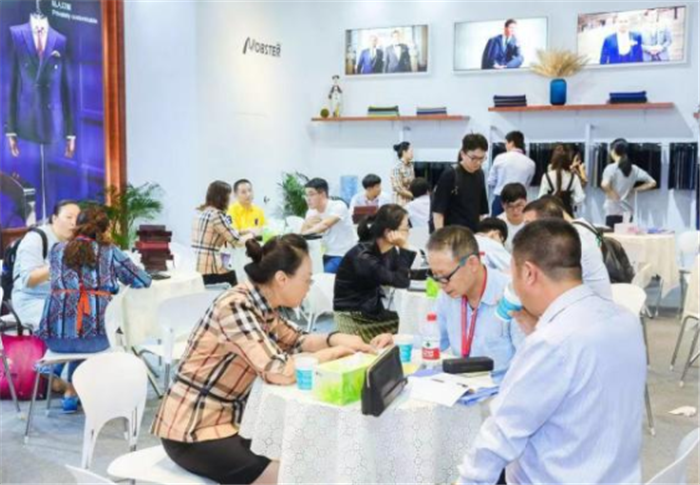 祝贺2019中国国际针纺织面辅料展、中国国际纱线展及中国国际服装服饰展在上海国家会展中心隆重开幕! 祝贺2019中国国际针纺织面辅料展、中国国际纱线展及中国国际服装服饰展在上海国家会展中心隆重开幕!