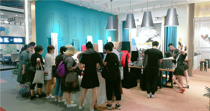热烈祝贺2019中国国际家用纺织品及辅料(秋冬)博览会在上海国家会展中心隆重开幕! 热烈祝贺2019中国国际家用纺织品及辅料(秋冬)博览会在上海国家会展中心隆重开幕!