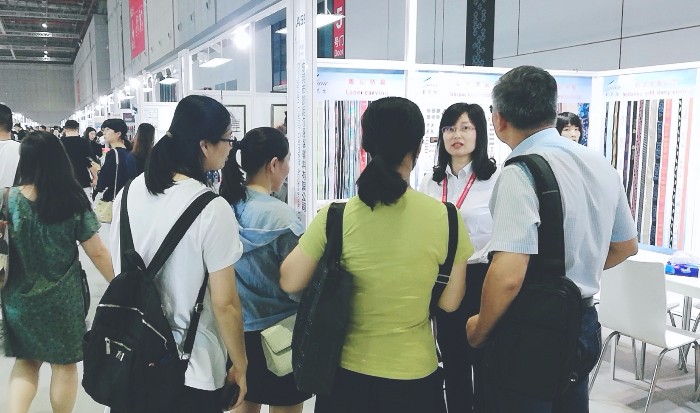 祝贺2019中国国际针纺织面辅料展、中国国际纱线展及中国国际服装服饰展在上海国家会展中心隆重开幕! 祝贺2019中国国际针纺织面辅料展、中国国际纱线展及中国国际服装服饰展在上海国家会展中心隆重开幕!