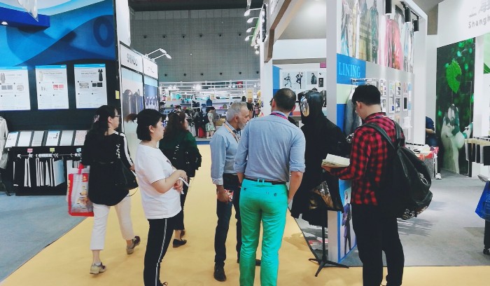 祝贺2019中国国际针纺织面辅料展、中国国际纱线展及中国国际服装服饰展在上海国家会展中心隆重开幕! 祝贺2019中国国际针纺织面辅料展、中国国际纱线展及中国国际服装服饰展在上海国家会展中心隆重开幕!