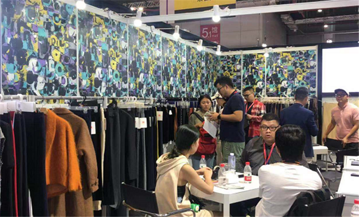 祝贺2019中国国际针纺织面辅料展、中国国际纱线展及中国国际服装服饰展在上海国家会展中心隆重开幕! 祝贺2019中国国际针纺织面辅料展、中国国际纱线展及中国国际服装服饰展在上海国家会展中心隆重开幕!