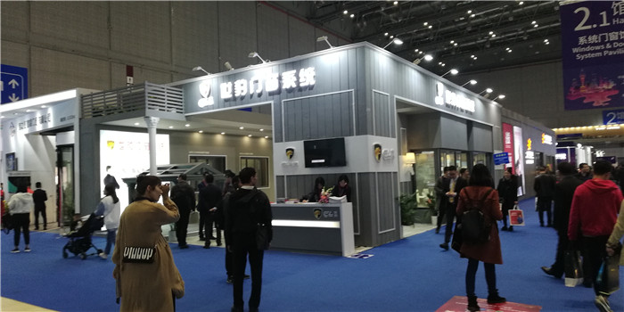 2019第二十一届中国国际地面材料及铺装技术展览会在上海新国际博览中心隆重开幕! 2019第二十一届中国国际地面材料及铺装技术展览会在上海新国际博览中心隆重开幕!