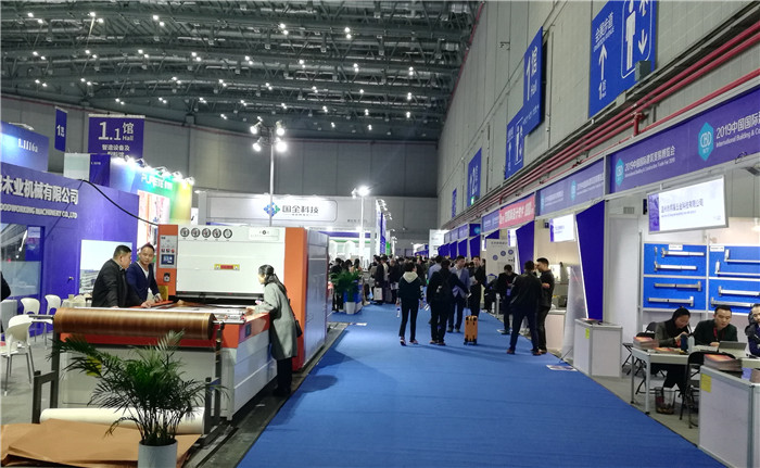 2019第二十一届中国国际地面材料及铺装技术展览会在上海新国际博览中心隆重开幕! 2019第二十一届中国国际地面材料及铺装技术展览会在上海新国际博览中心隆重开幕!