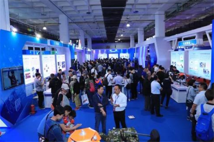 热烈祝贺2019第三届中国国际少儿智能科技产品及教育机器人展览会在上海新国际博览中心隆重开幕! 热烈祝贺2019第三届中国国际少儿智能科技产品及教育机器人展览会在上海新国际博览中心隆重开幕!