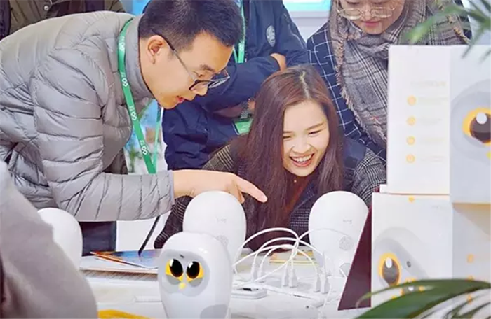 热烈祝贺2019第三届中国国际少儿智能科技产品及教育机器人展览会在上海新国际博览中心隆重开幕! 热烈祝贺2019第三届中国国际少儿智能科技产品及教育机器人展览会在上海新国际博览中心隆重开幕!