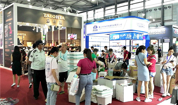 热烈祝贺2019第113届中国日用百货商品交易会在上海新国际博览中心隆重开幕! 热烈祝贺2019第113届中国日用百货商品交易会在上海新国际博览中心隆重开幕!