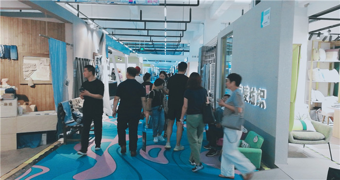 热烈祝贺2019第二十五中国国际家具展览会在上海新国际博览中心隆重开幕! 热烈祝贺2019第二十五中国国际家具展览会在上海新国际博览中心隆重开幕!