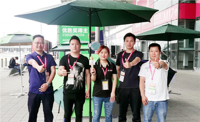 第十三届(2019)国际太阳能光伏与智慧能源(上海)展览会在上海新国际博览中心隆重开幕！