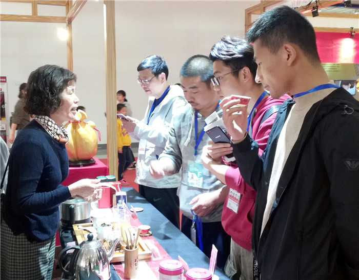2019第四届中国(宁波)特色文化产业博览会于2019年4月12日---4月14日在宁波国际会展中心隆重开幕! 2019第四届中国(宁波)特色文化产业博览会于2019年4月12日---4月14日在宁波国际会展中心隆重开幕!