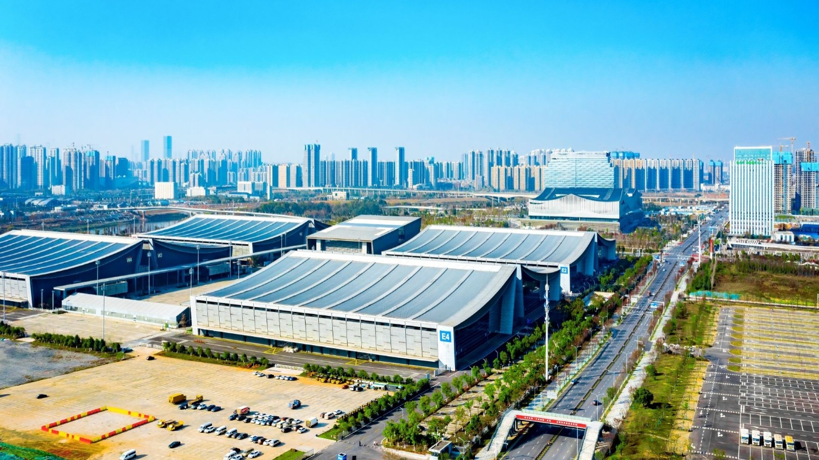 2022湖南（国际）通用航空产业博览会于2022年09月02日-04日在湖南长沙国际会展中心隆重开幕！来自各地的航空相关企业前来参展！中网市场、大号会展现场发布！