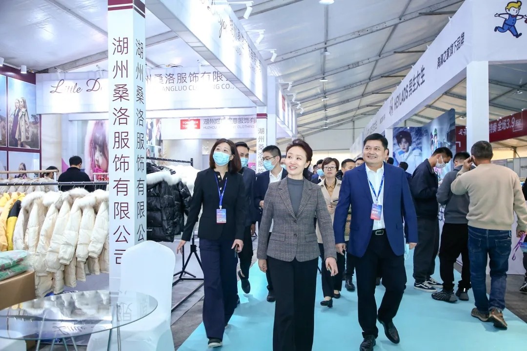2022中国湖州国际童装产业供应链博览览会于2022年11月18日-20日在湖州织里文体中心盛大开幕！COTV全球直播、中网市场、大号会展现场发布！