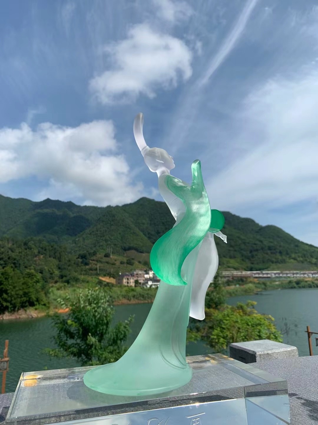 2022中国·浦江第13届水晶玻璃产业博览会于2022年12月2日4日在中国浙江金华浦江水晶小镇隆重开幕！来自各地的相关企业前来参展！COTV全球直播、中网巿场、大号会展现场发布！