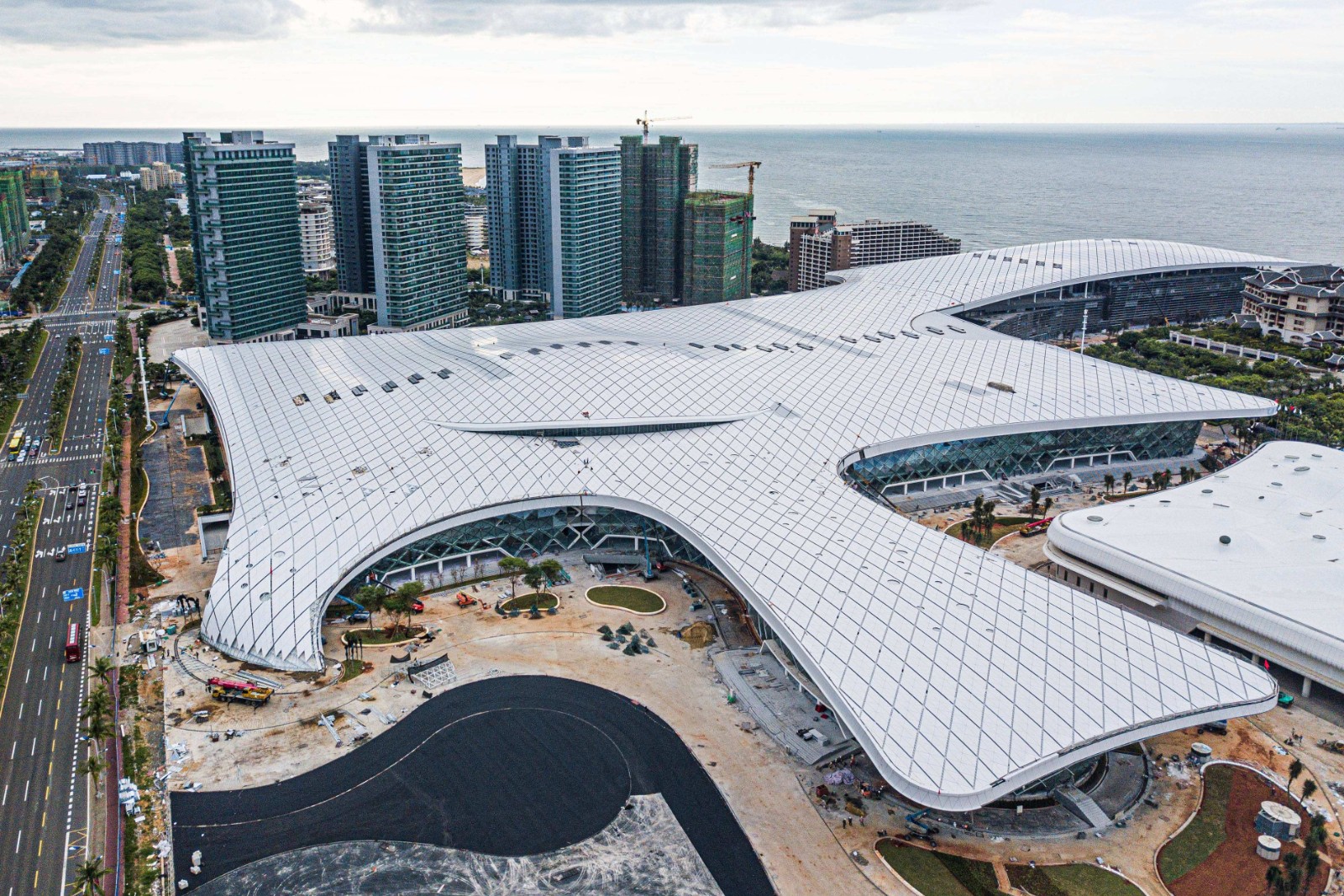 2022海南国际电子商务博览会暨海南国际跨境电商贸易展览会于2022年12月29日-31日在海南国际会议展览中心会展中心隆重开幕！COTV全球直播、中网市场、大号会展现场发布！