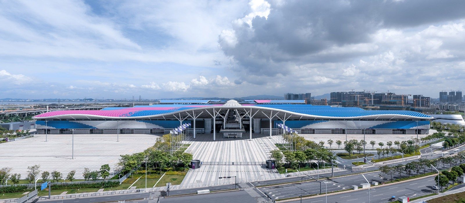 2023第三十五届中国国际塑料橡胶工业博览会于2023年04月17日-20日在深圳国际会展中心隆重开幕！COTV全球直播、中网市场、中网TV、大号会展现场发布！