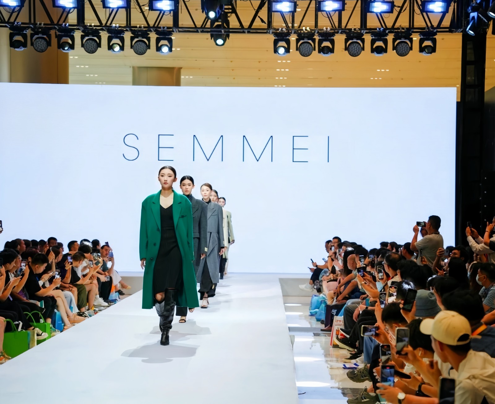 2023时尚纺织盛会|第30届中国（杭州）国际纺织服装供应链博览会于2023年06月15日-17日在杭州国际博览中心重磅开幕！COTV全球直播、中网市场、中网TV、大号会展现场发布！