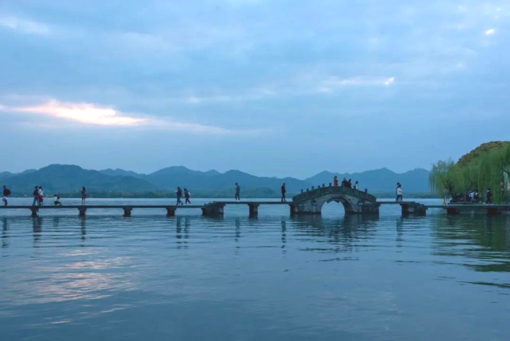 2023时尚纺织盛会|第30届中国（杭州）国际纺织服装供应链博览会于2023年06月15日-17日在杭州国际博览中心重磅开幕！COTV全球直播、中网市场、中网TV、大号会展现场发布！