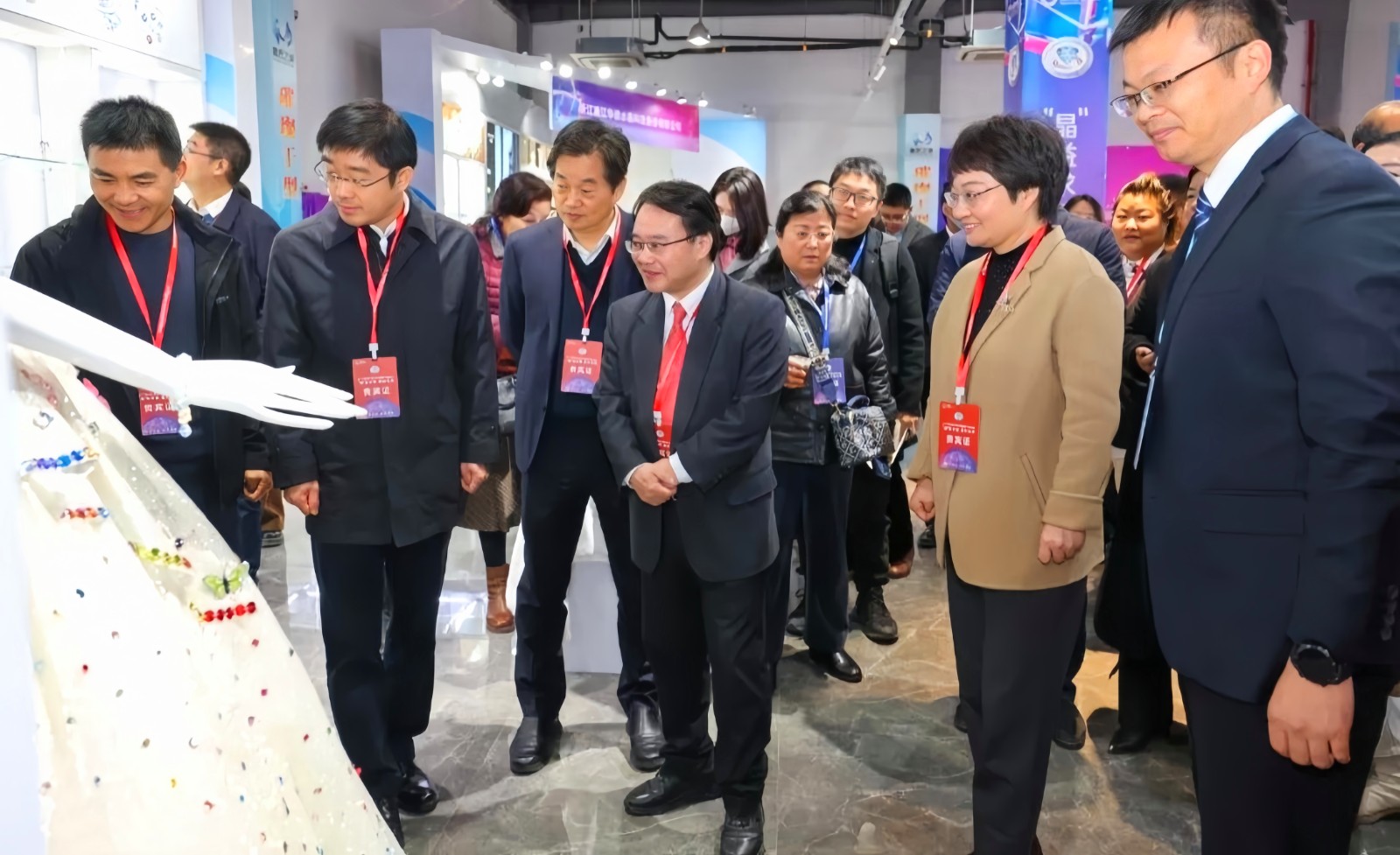 热烈祝贺2023第十四届中国·浦江水晶玻璃产业博览会于2023年12月01日-03日在浙江·浦江县水晶小镇盛大开幕!COTV全球直播、中网市场、大号商城、中网TV、大号会展现场发布! 热烈祝贺2023第十四届中国·浦江水晶玻璃产业博览会于2023年12月01日-03日在浙江·浦江县水晶小镇盛大开幕!COTV全球直播、中网市场、大号商城、中网TV、大号会展现场发布!