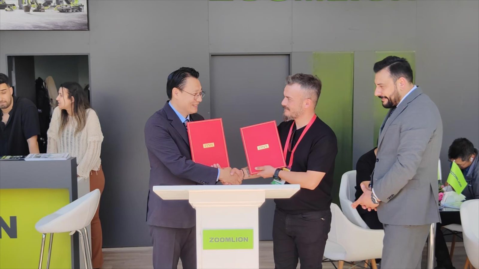 匠心精品持续圈粉,中联重科成土耳其KOMATEK展会人气担当 匠心精品持续圈粉,中联重科成土耳其KOMATEK展会人气担当