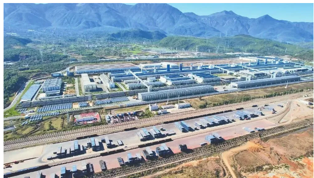 云南大理鹤庆产业园区：绿色铝产业一链兴一域 铝业展