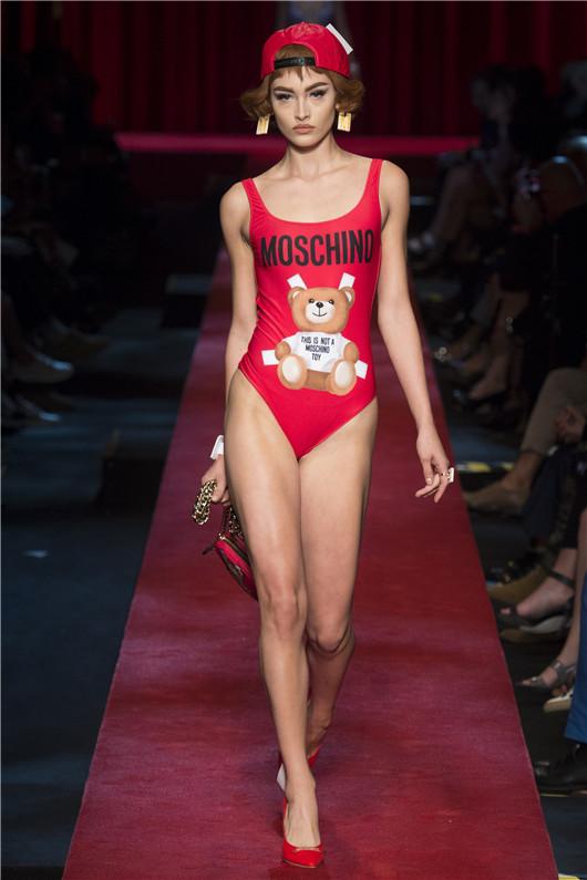 MOSCHINO 一场奇思妙想的舞台剧