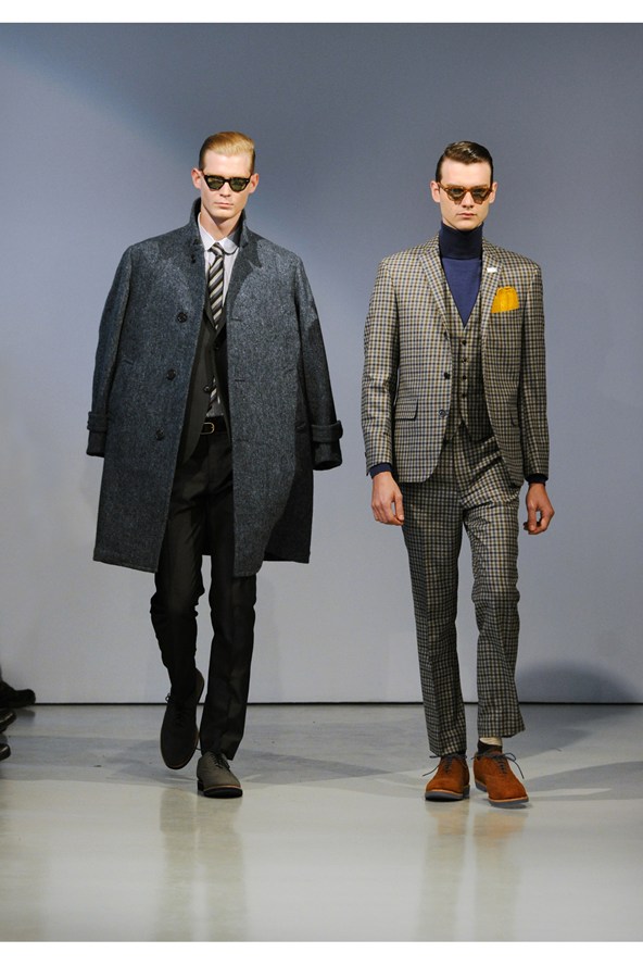 　　纽约当地时间2月12日，在David Hart 2013秋冬系列在2013纽约时装周上发布了男装系列，本季的灵感来自于设计师对经典的英伦格子的热爱。
