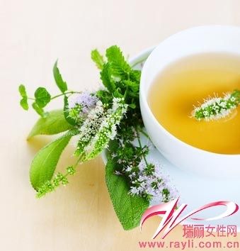 瘦身技巧七：喝茶就喝乌龙茶+绿茶