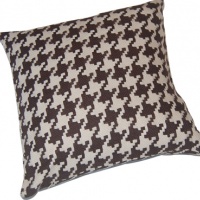 公司主要生产宾馆酒店布草用品，靠垫抱枕，及家纺系列```