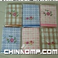 提花割绒绣花浴巾