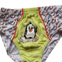 供应外贸童装批发,1-5岁小企鹅字母印花小短裤  