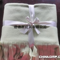 全涤双面绒印花素色流苏毯子